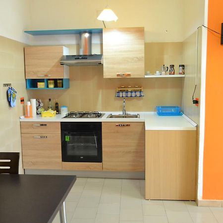 Casa Vacanze Laura Изола-делле-Феммине Экстерьер фото